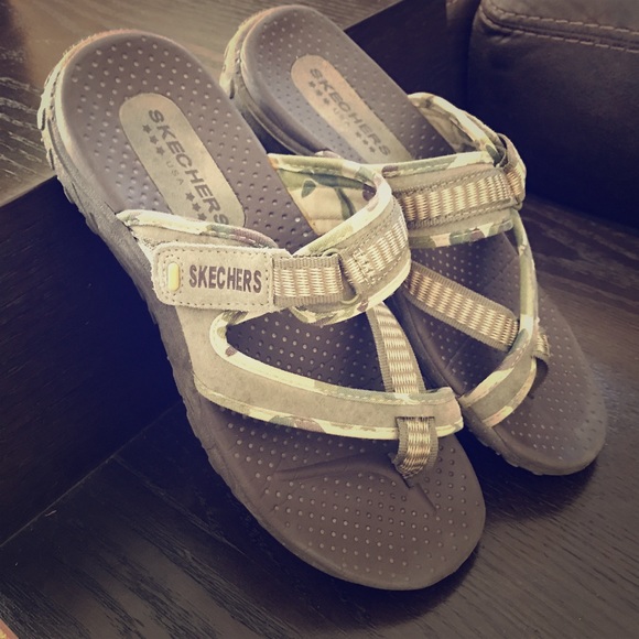 skechers camo sandals